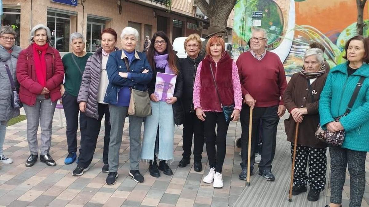 Feministas y pensionistas de Molina de Segura, este martes en la convocatoria que hicieron.