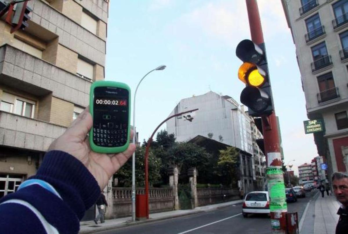 La Policía Local revisará los tiempos de luz ámbar en los semáforos de Vilagarcía