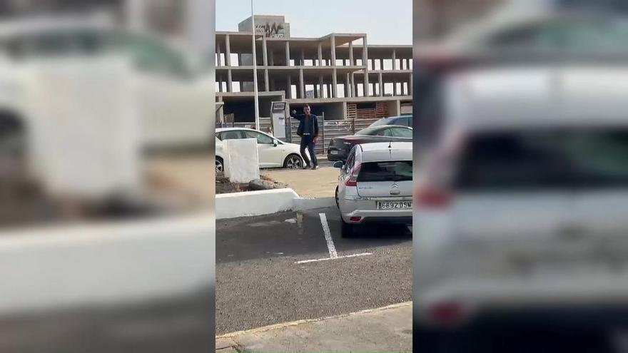 Hotel inacabado en la parcela 216 de Costa Teguise (Lanzarote) en el que viven okupas