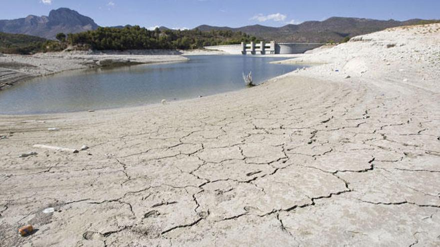 Imagen de archivo de los efectos de la sequía en un pantano.