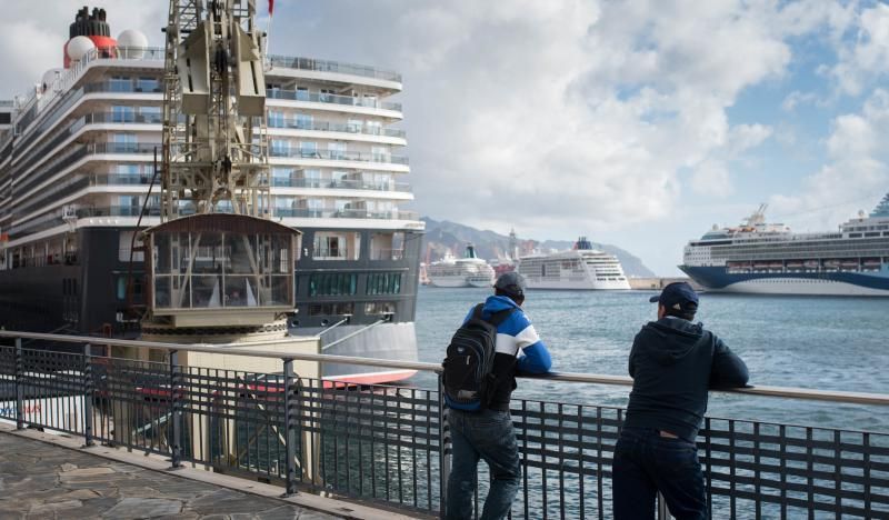 Cinco grandes cruceros coinciden en Tenerife