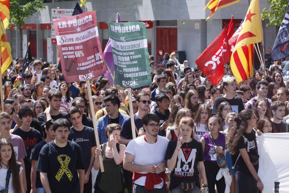 Manifestació d''estudiants universitaris a Girona