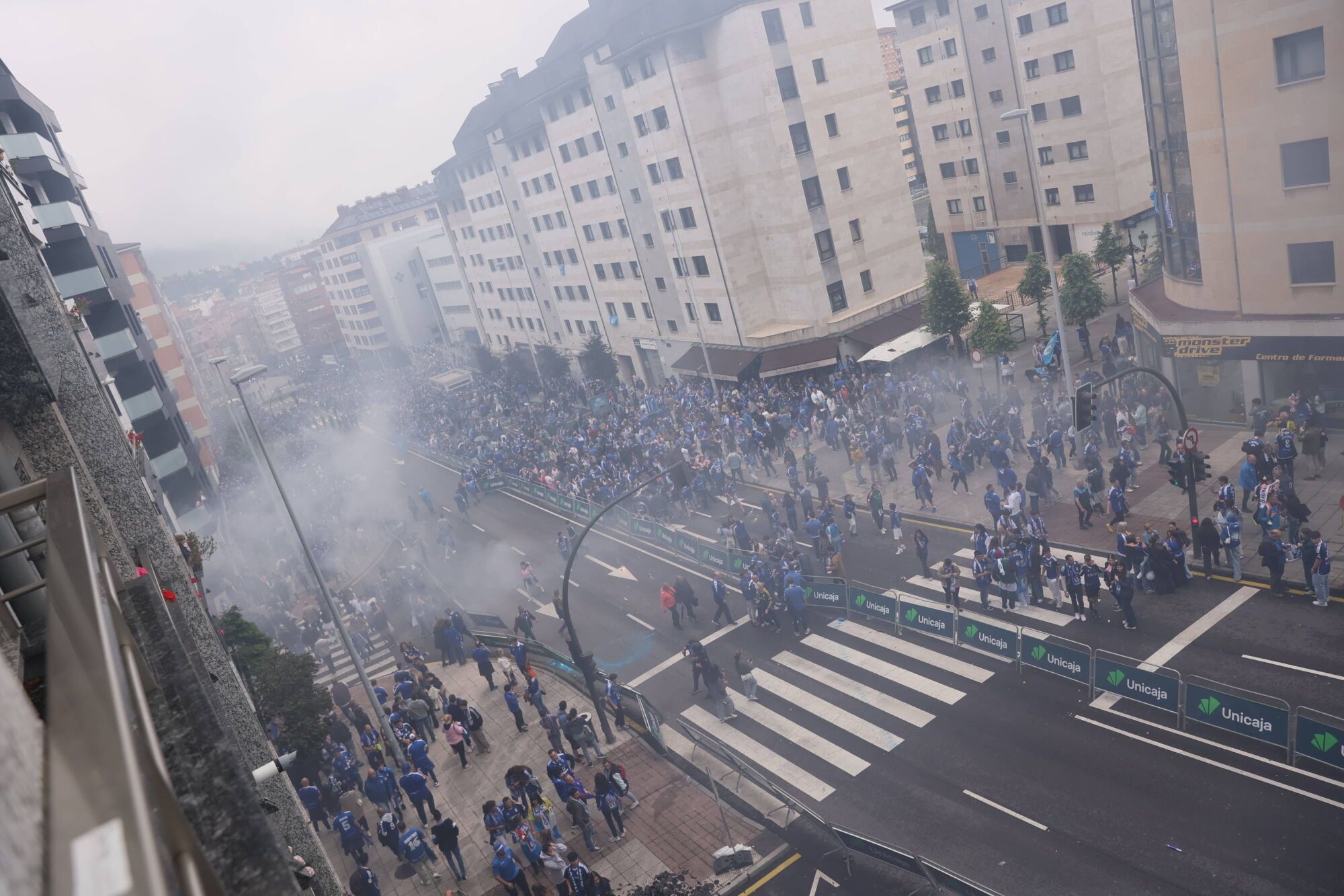 Así fue el recibimiento de la afición al Real Oviedo y toda la previa del último partido de la temporada