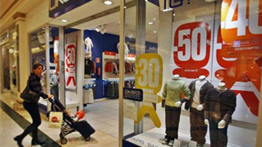 Cada español gastará unos 95 euros en las rebajas