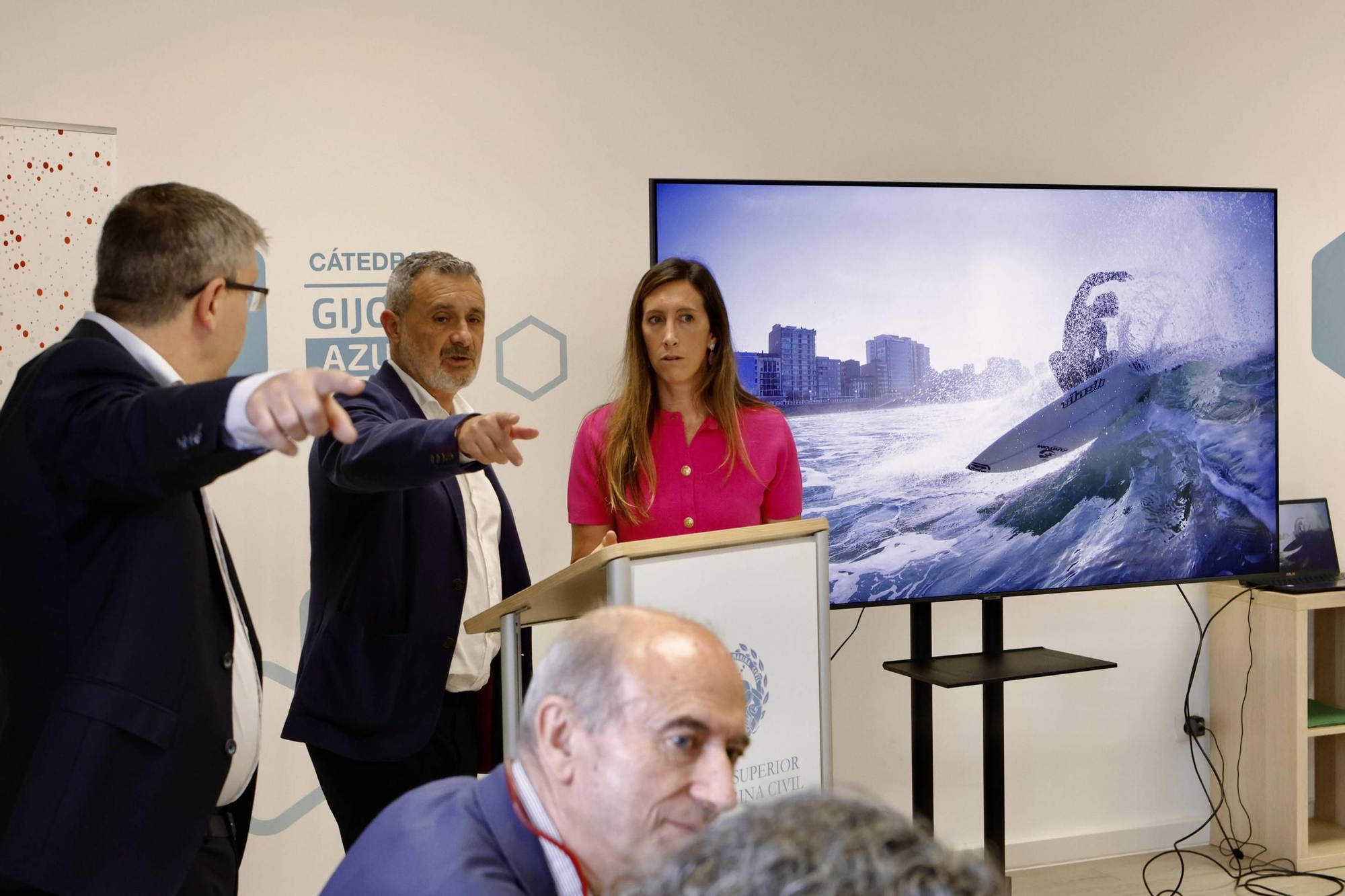 Así fue el primer "think tank" de la economía azul en Gijón (en imágenes)
