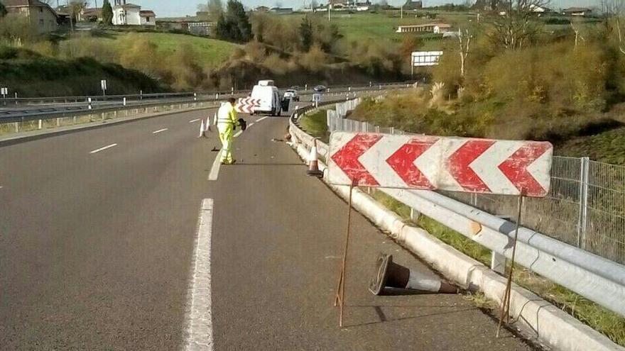 El conductor localizado en una cuneta en Grado llevaba seis días muerto dentro de su coche