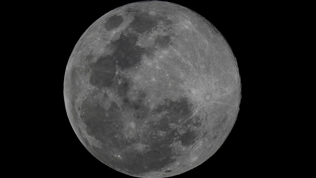 Así se ha visto la Luna del Lobo, la primera luna llena de 2023