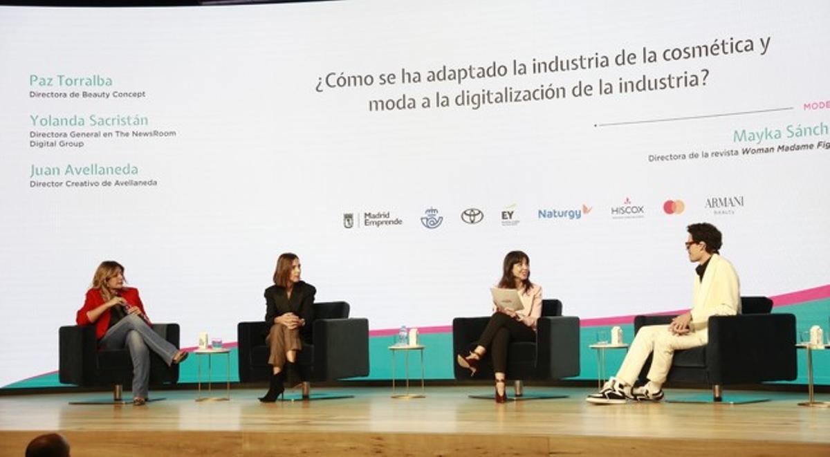 Paz Torralba, Directora de Beauty Concept; Yolanda Sacristán, Directora General en The NewsRoom Digital Group;  Mayka Sánchez, directora de Woman Madame Figaro y Juan Avellaneda, Director Creativo de Avellaneda. | -