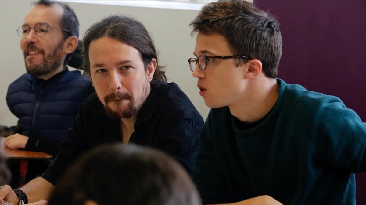 Iglesias y Errejón al inicio del Consejo Ciudadano Estatal, en la sede de Podemos (Madrid).