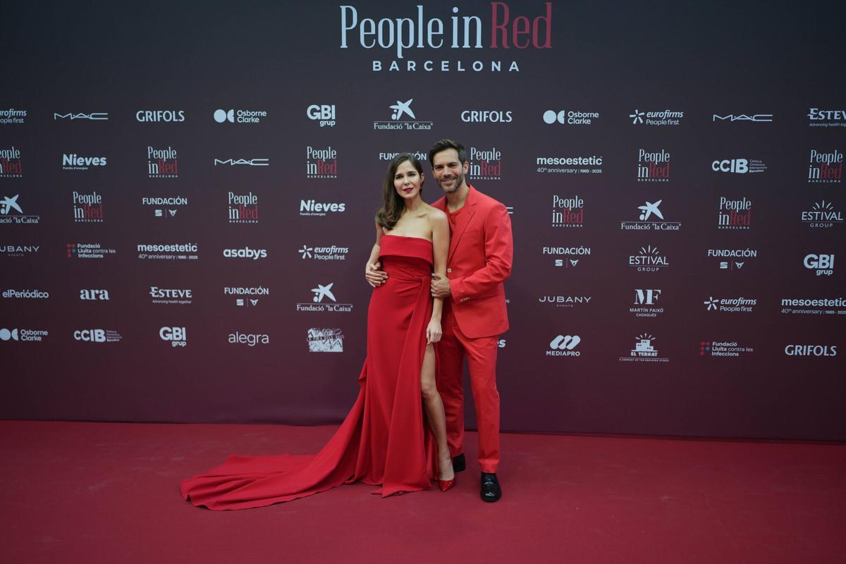 BARCELONA 12/05/2025 Icult. Natalia Sanchez y Marc Clotet. Photocall de la 15ª Gala Solidaria People in Red Barcelona. FOTO de ZOWY VOETEN