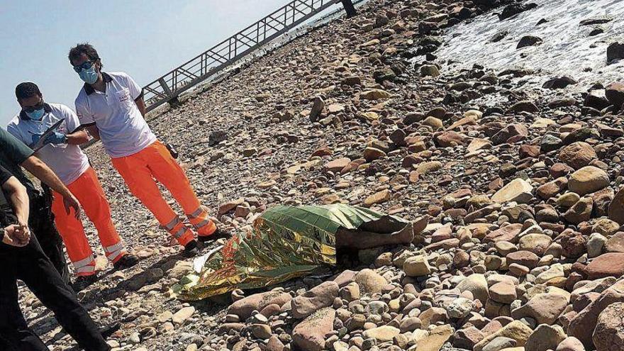 Un hombre muere ahogado en la playa de les Cases de Xilxes