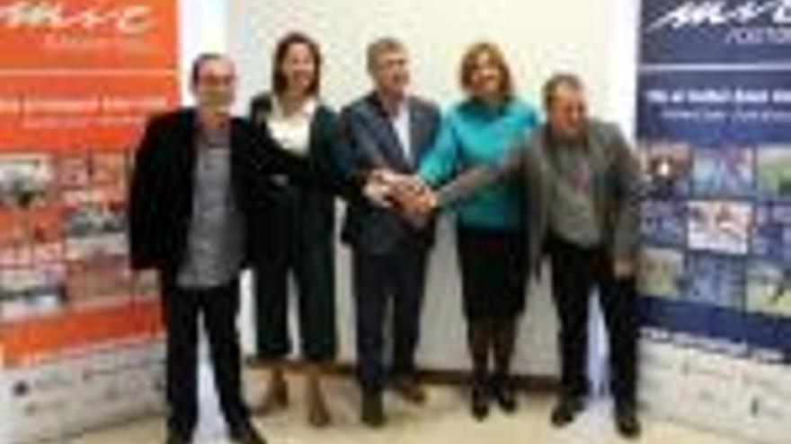 Lluís Puig, Marta Madrenas, Carles Salgas, Marta Felip i Juanjo Rovira, ahir a la Diputació.