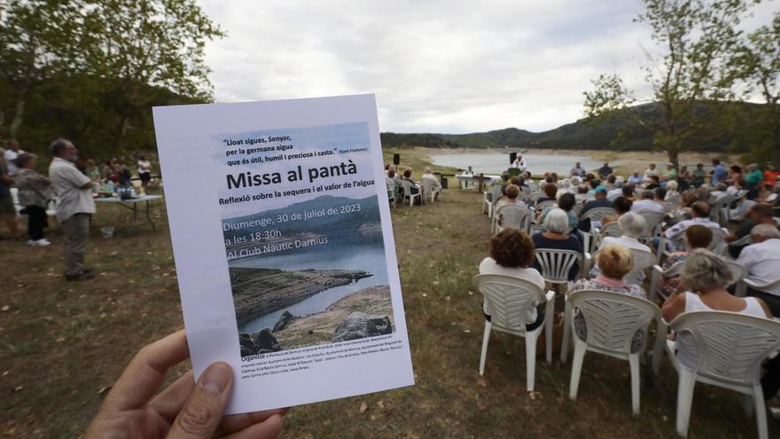 EN IMATGES | Preguen per la pluja i la fi de la sequera a la missa del Pantà de Darnius-Boadella