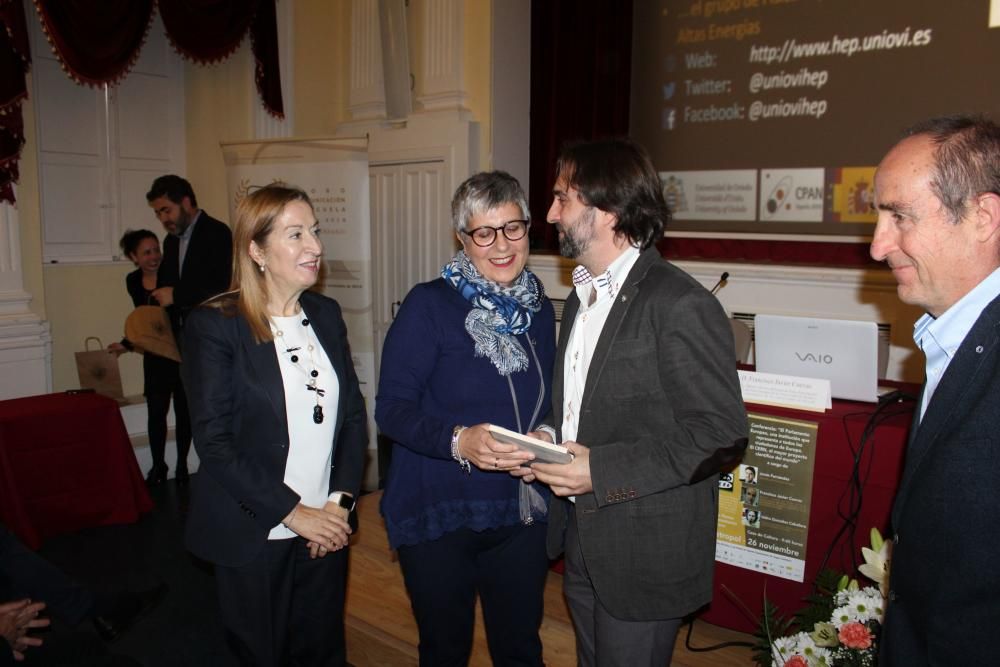 Entrega de la Cruz de la Orden Civil de Alfonso X el Sabio.