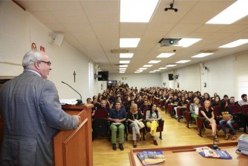 presidente alumnos extranjeros001.jpg