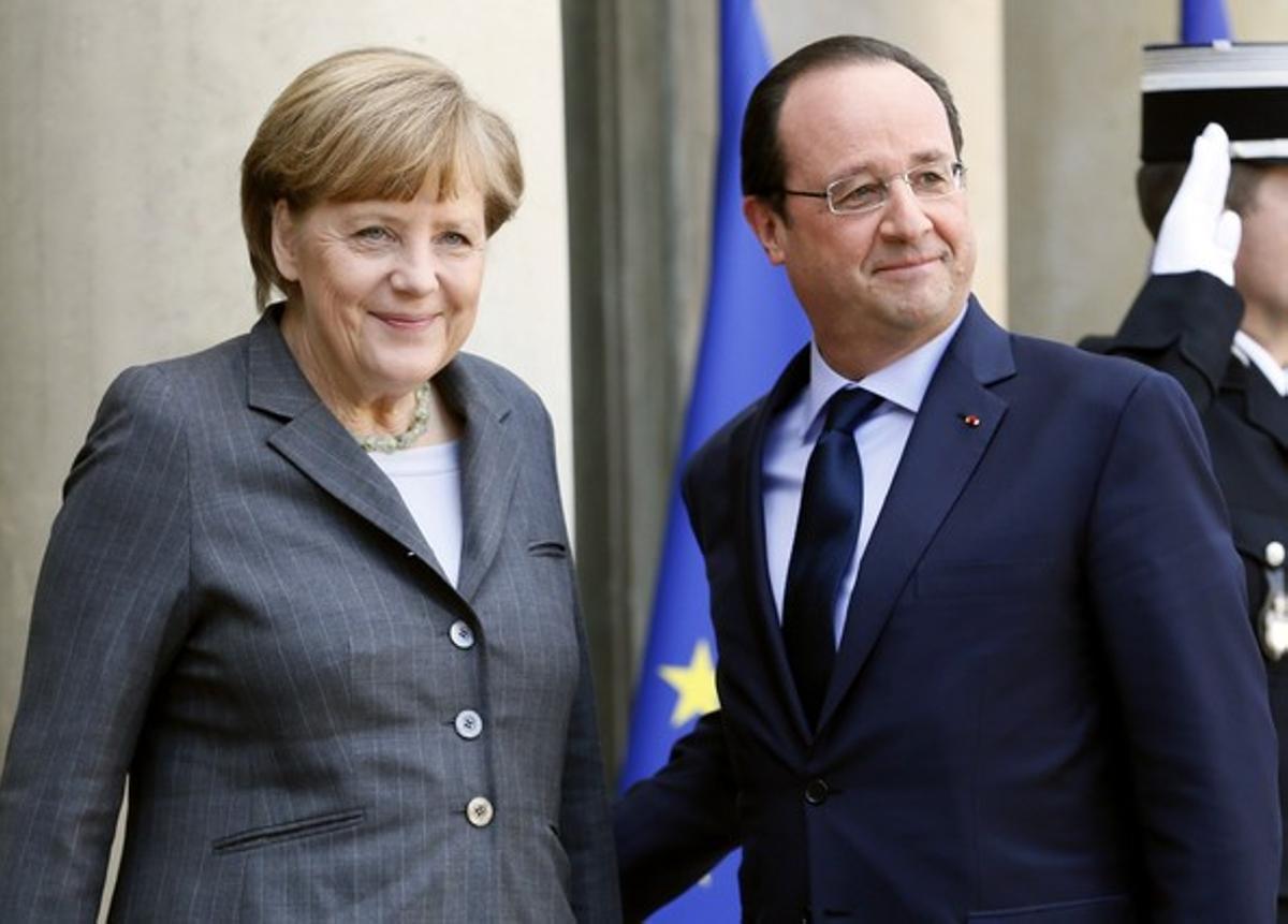 Angela Merkel i François Hollande, aquest dimecres a l’Elisi, on han abordat, entre altres assumptes, la crisi a Ucraïna. Angela Merkel i François Hollande, aquest dimecres a l’Elisi, on han abordat, entre altres assumptes, la crisi a Ucraïna.
