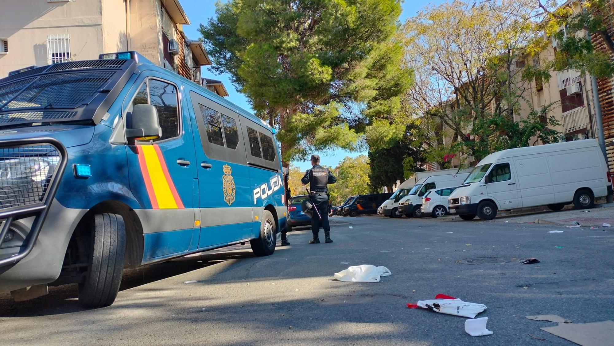 Policía Nacional en la Operación Vulcano/Helio en las Tres Mil Viviendas.