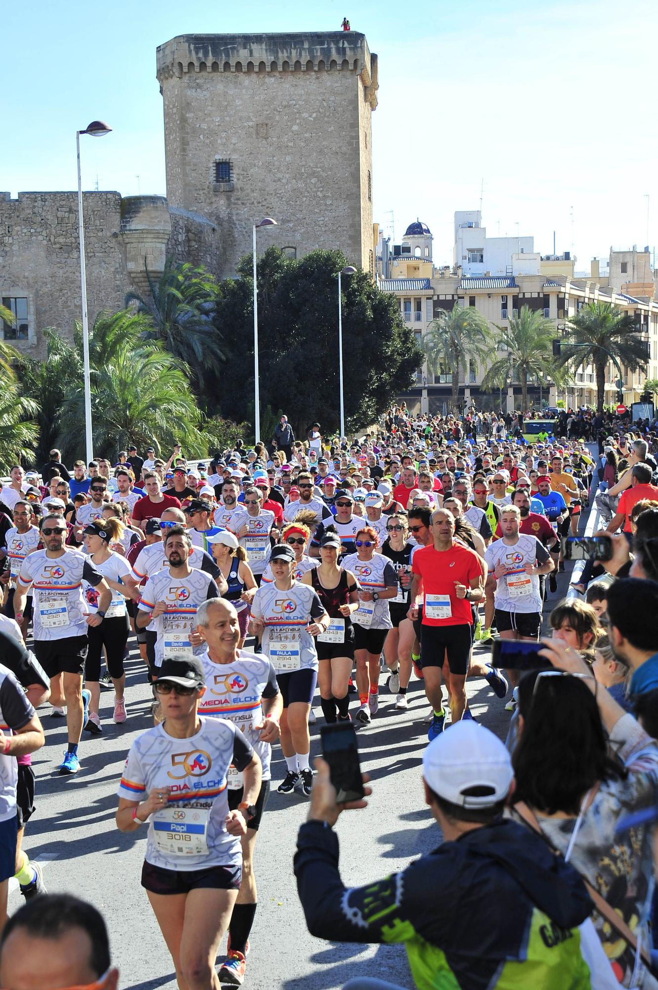 Un Medio Maratón de Elche marcado por el calor