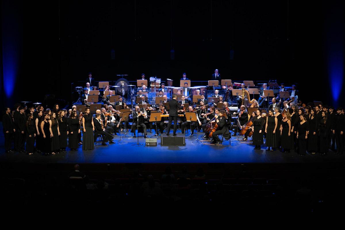 ROSS y Coro Virelay.