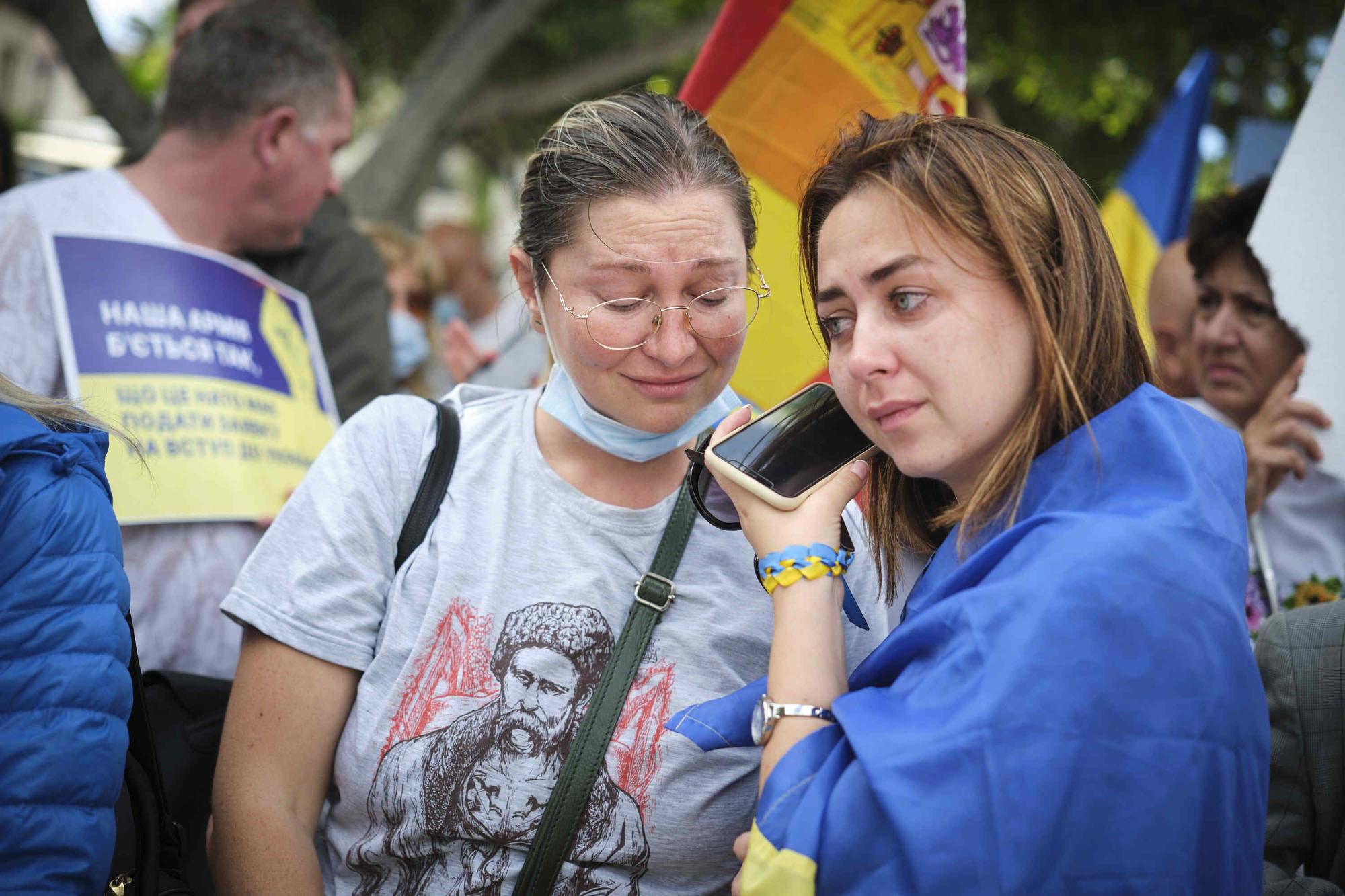 Centenares de personas se manifiestan en Tenerife contra la guerra en Ucrania