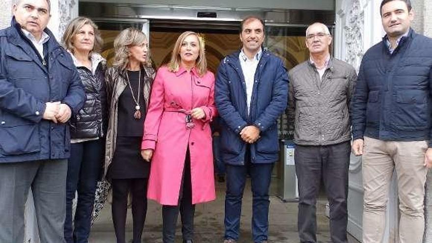 El grupo provincial del PP ante la Diputación. // Faro