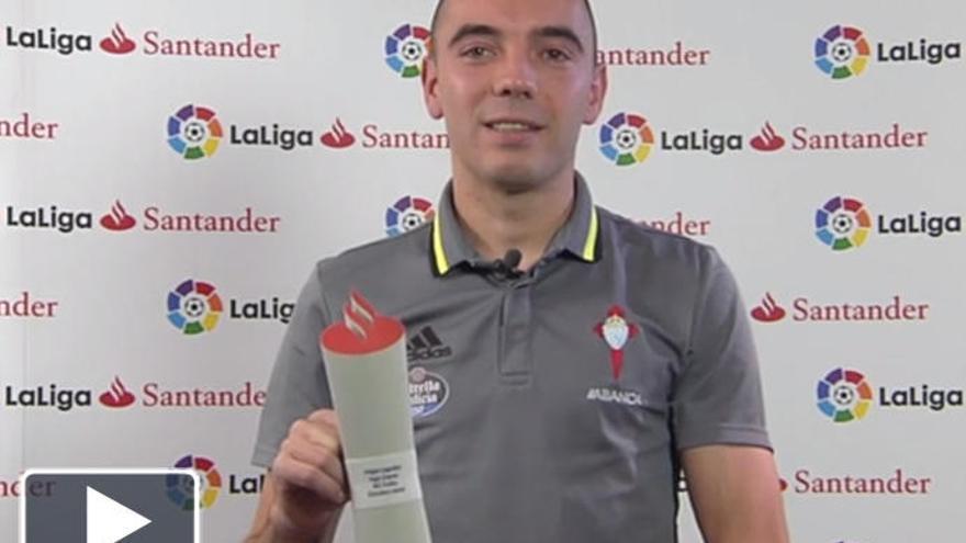 Aspas, posa con el trofeo // @LaLiga