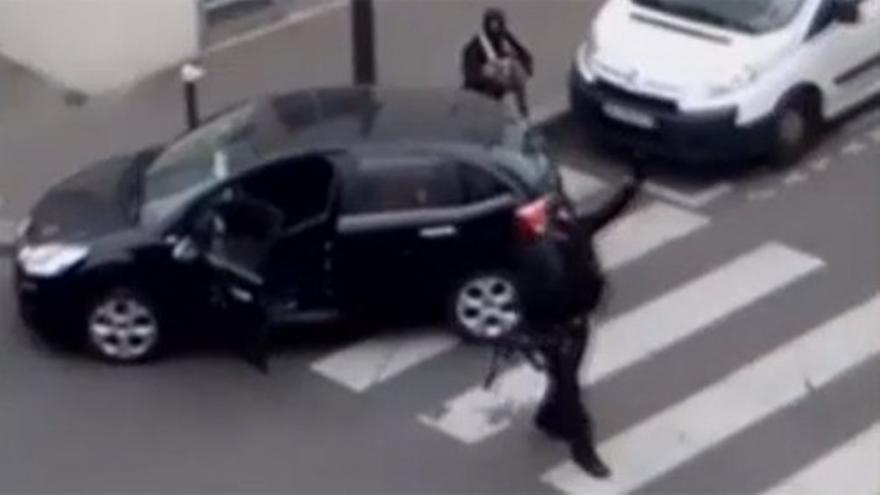 Imágenes inéditas de los terroristas tras el ataque a 'Charlie Hebdo'