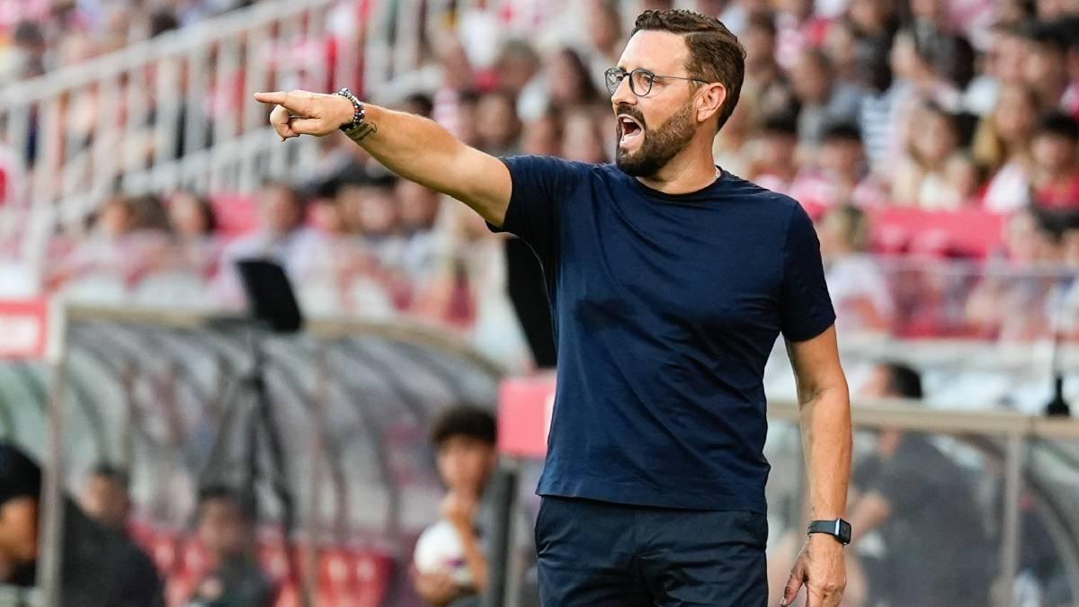 Bordalás dirige a los suyos esta temporada