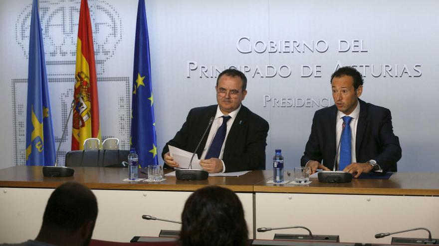 Isaac Pola y Guillermo Martínez, en la sede de Presidencia