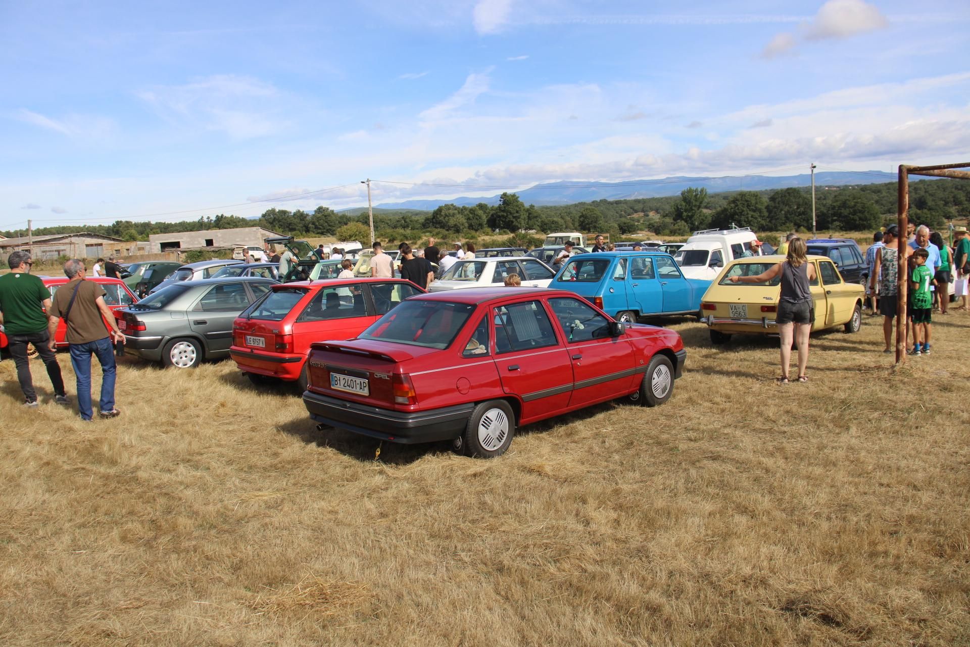 GALERÍA | Concentración de coches antiguos en Valparaíso