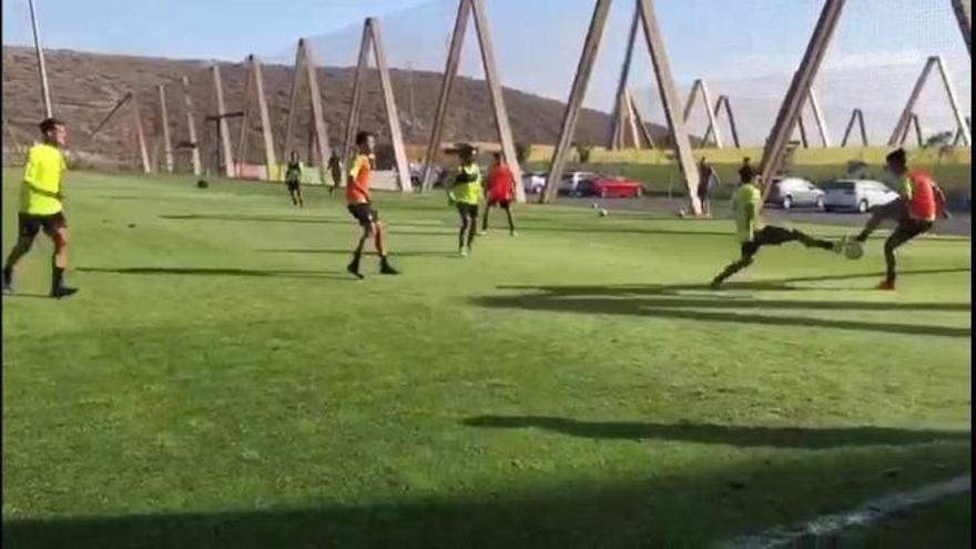 La UD Las Palmas ya entrena en grupos de 14 jugadores