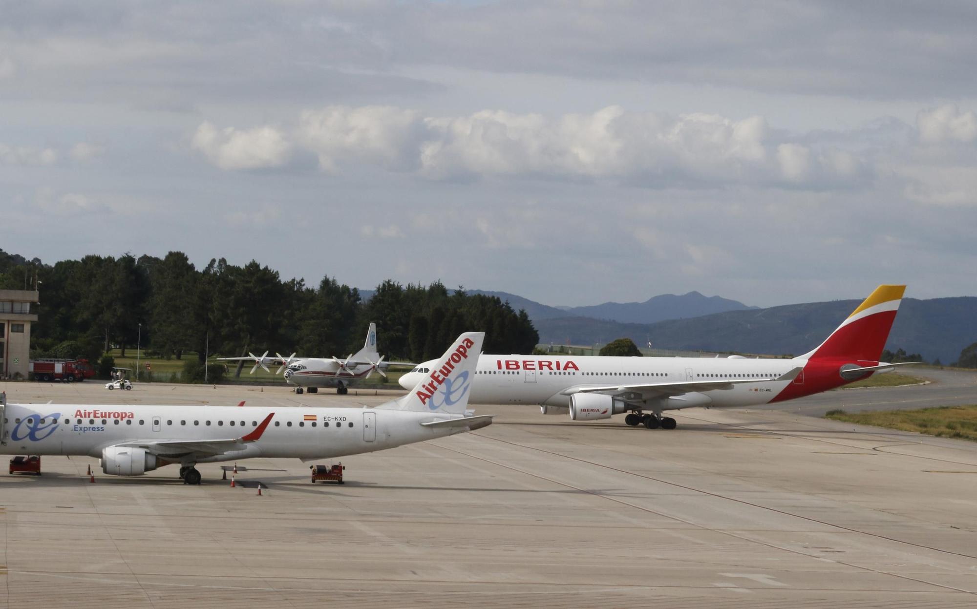 Airbus 330 de Iberia fletado por Pullmantur para traer cruceristas a Vigo en 2017.