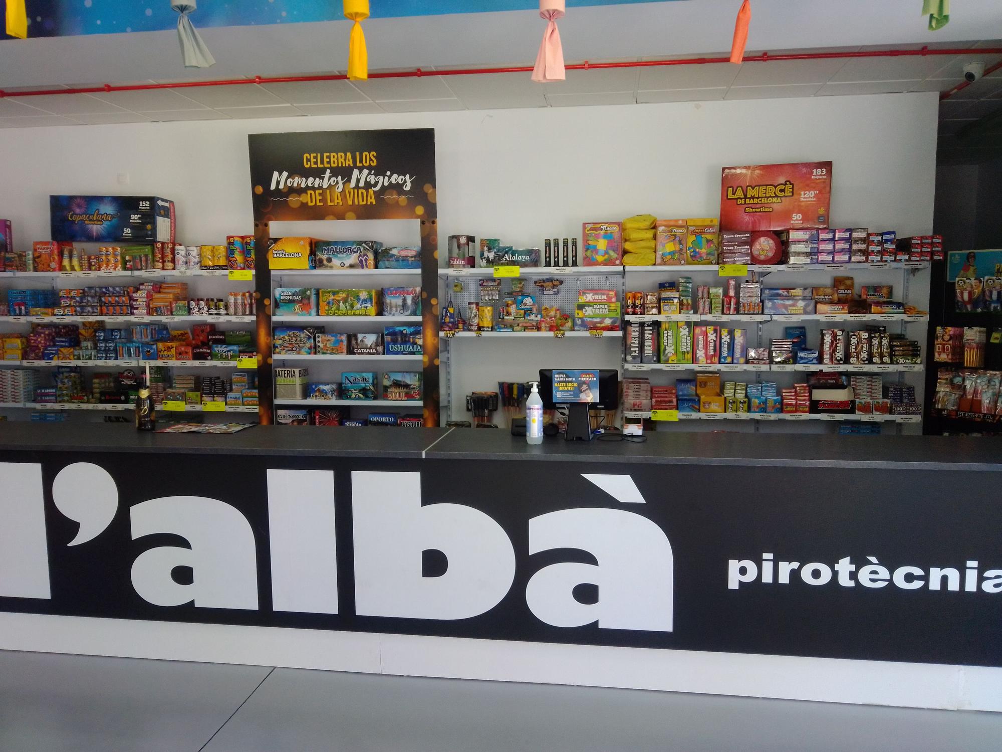 Foto del interior de la tienda física en Elche.