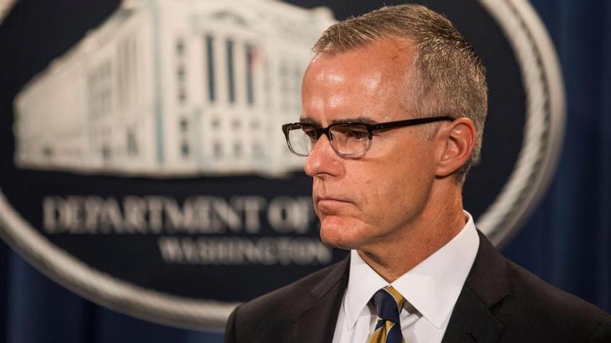 Dimite el número dos del FBI, Andrew McCabe, objeto habitual de las críticas de Trump