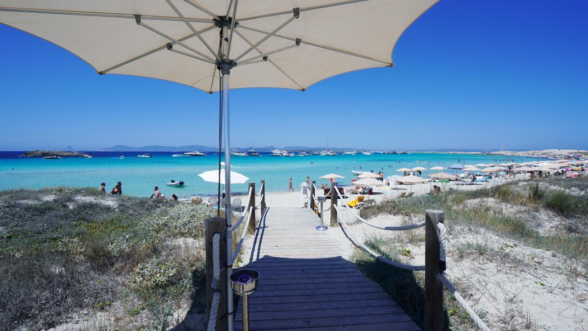 Vistas únicas desde Juan y Andrea, uno de los mejores restaurantes en Formentera.