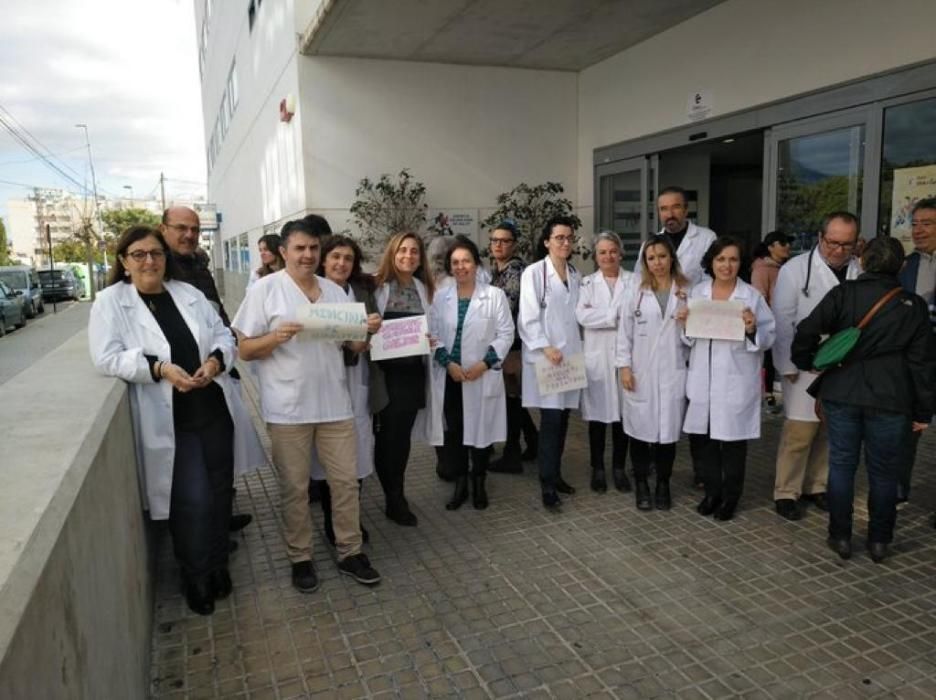 Protesta de médicos de Primaria en la Marina Baixa