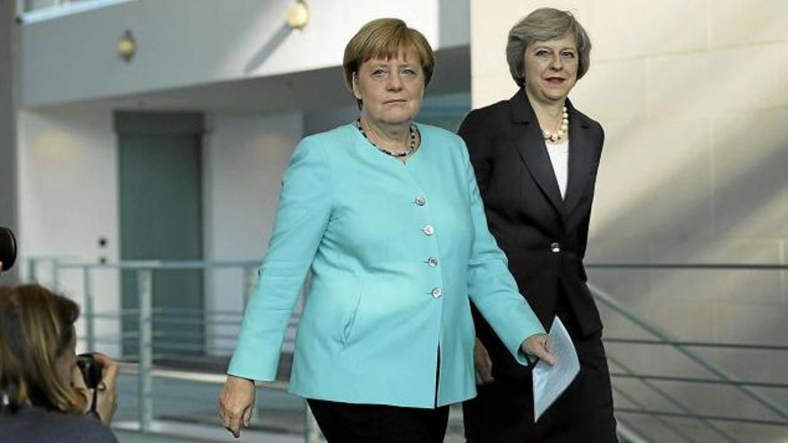 Merkel i May es van reunir ahir a Berlín per tractar sobre el Brexit