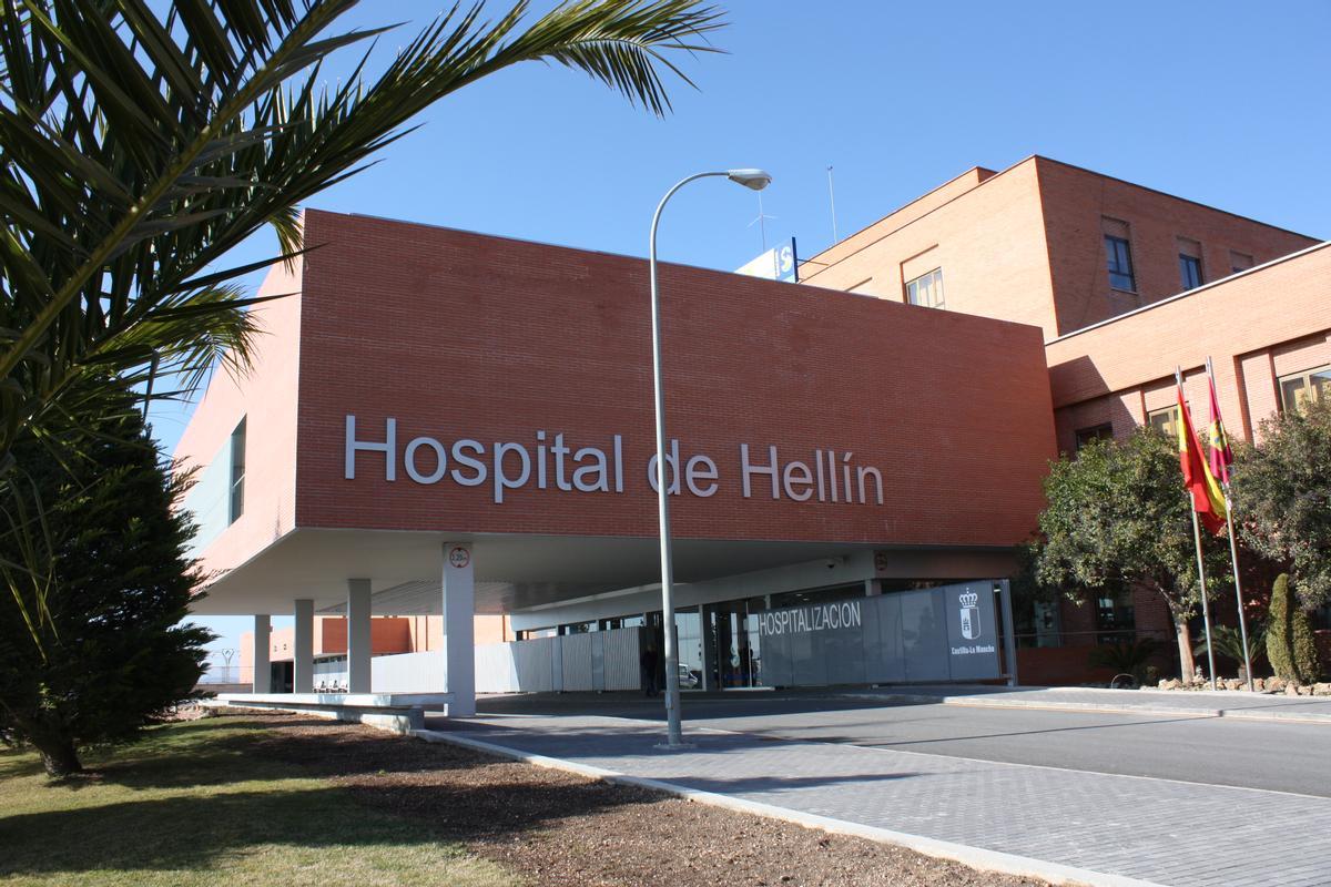 Fachada del Hospital de Hellín.