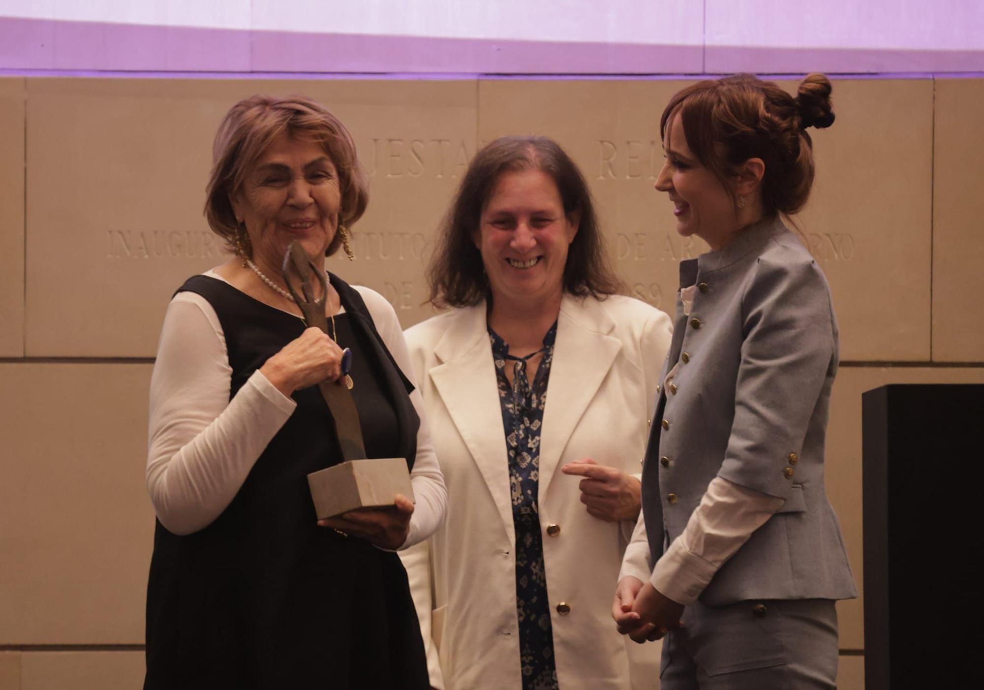 Simone Fattal recibe el premio Julio González en el IVAM