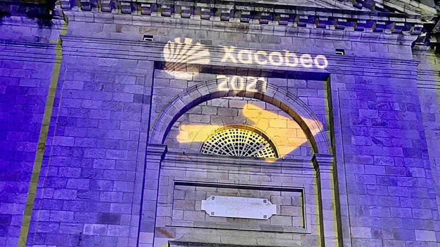 La Concatedral ya luce los colores del Xacobeo 2021 | FDV