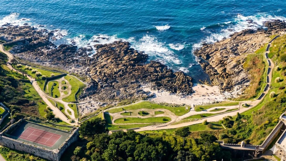 Playa Os Frades, donde veranea María Castro en Baiona