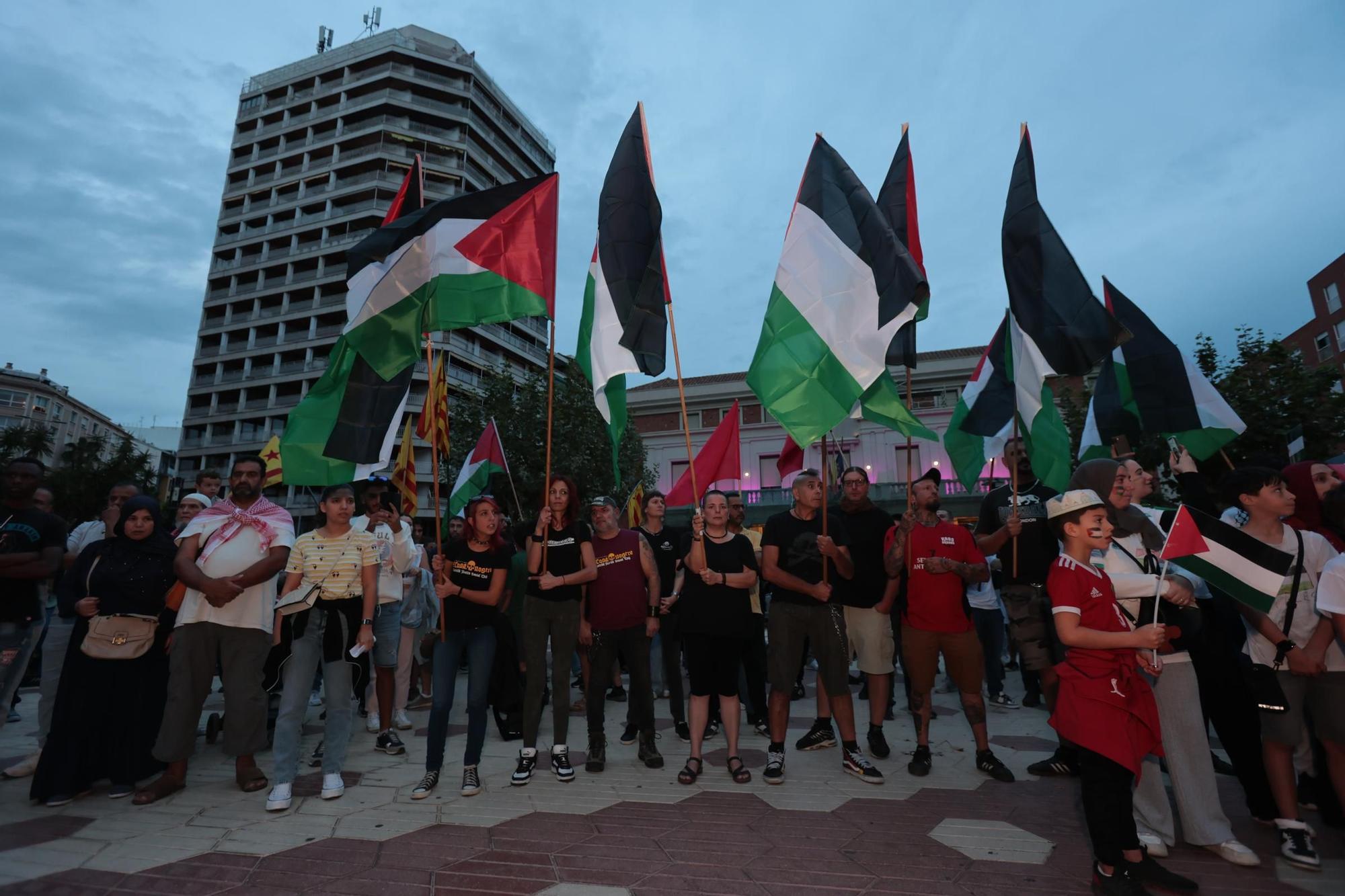 Decenas de personas muestran su apoyo al pueblo palestino en una ...