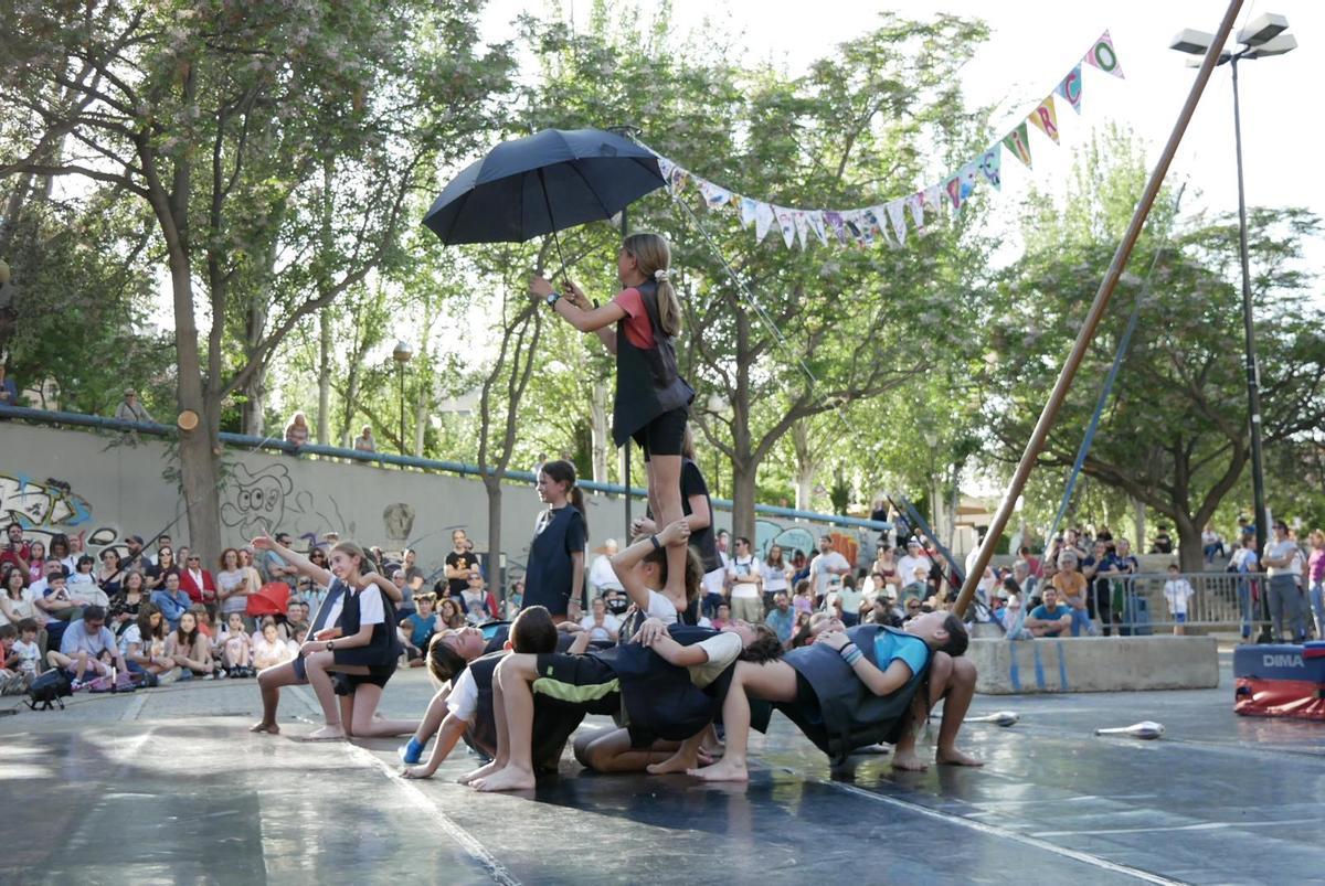 En imágenes | El Festival de Circo Social llena de acrobacias el barrio de San José En imágenes | El Festival de Circo Social llena de acrobacias el barrio de San José