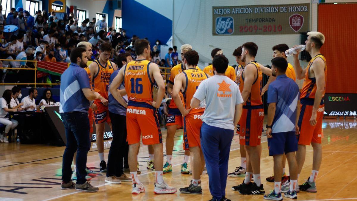 El filial del Valencia Basket, en el partido en Zamora