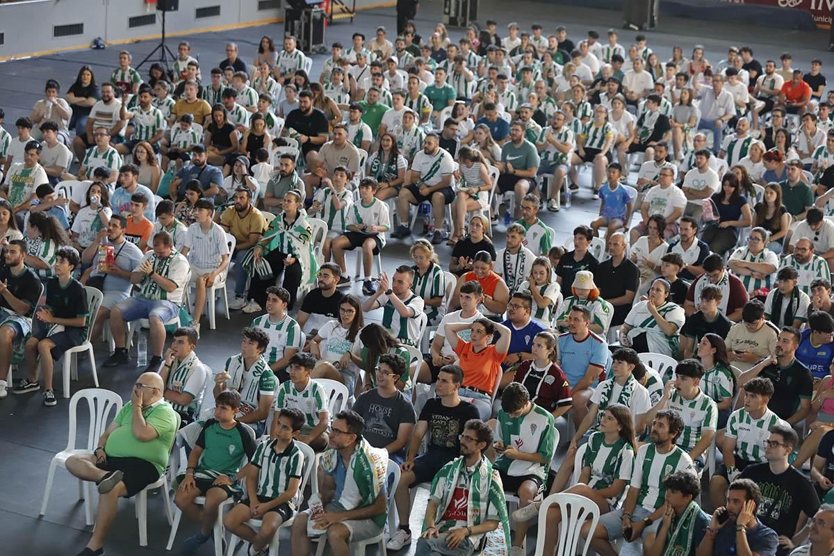 Play off de ascenso | La afición cordobesista en Vista Alegre, en imágenes