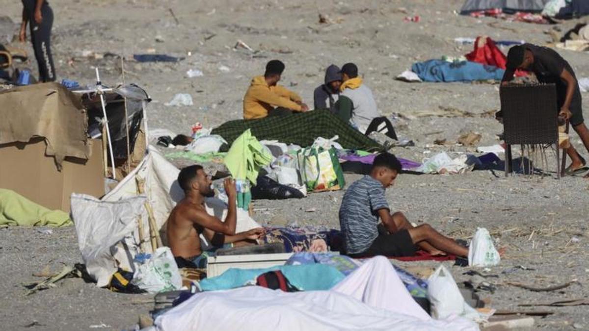 Ceuta sigue "lejos de la normalidad" según el delegado del Gobierno, que descarta dimitir