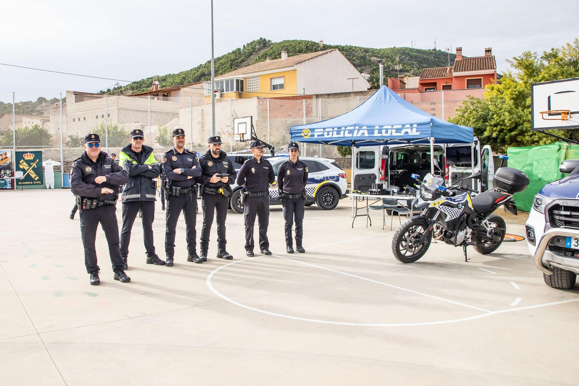 Visita de la Directora de la Guardia Civil al colegio de Hurchillo