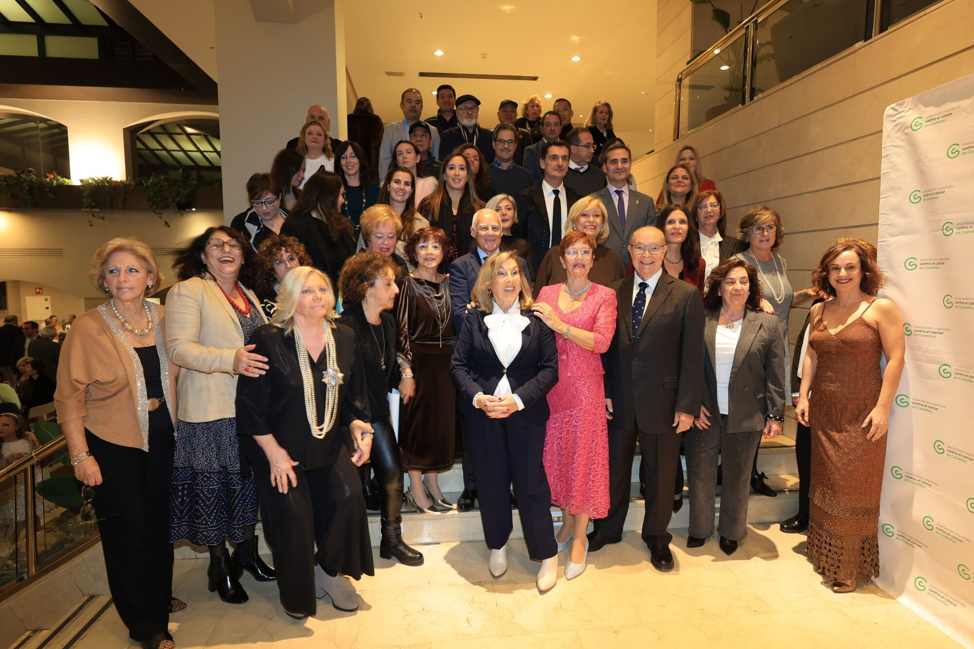 La AECC rinde homenaje al voluntariado en su tradicional cena solidaria