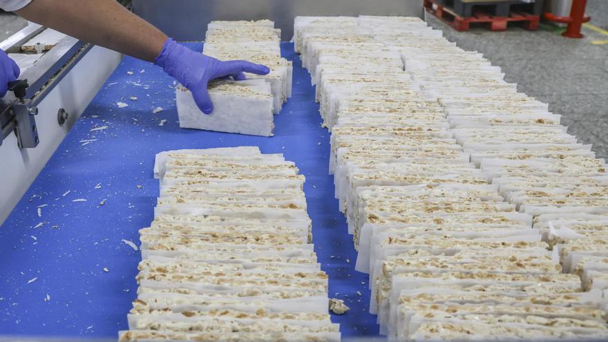 Asaja Alicante pide a los turroneros que apuesten por la almendra alicantina en plena guerra arancelaria