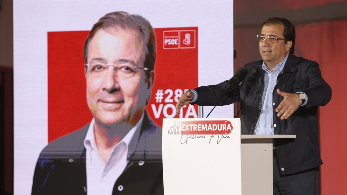 El PSOE propone a Vara como vicepresidente del Senado y a López y Granados como portavoces.